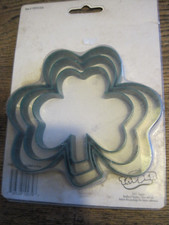NEW ST PATRICKS DAY SET OF 3 SHAMROCK PLASTIC COOKIE CUTTERS BY TAPPER