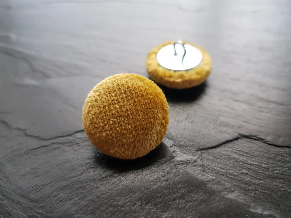 Golden yellow velvet fabric covered buttons 14, 19, 23, 25 or 31mm in packs - Image 3 of 4