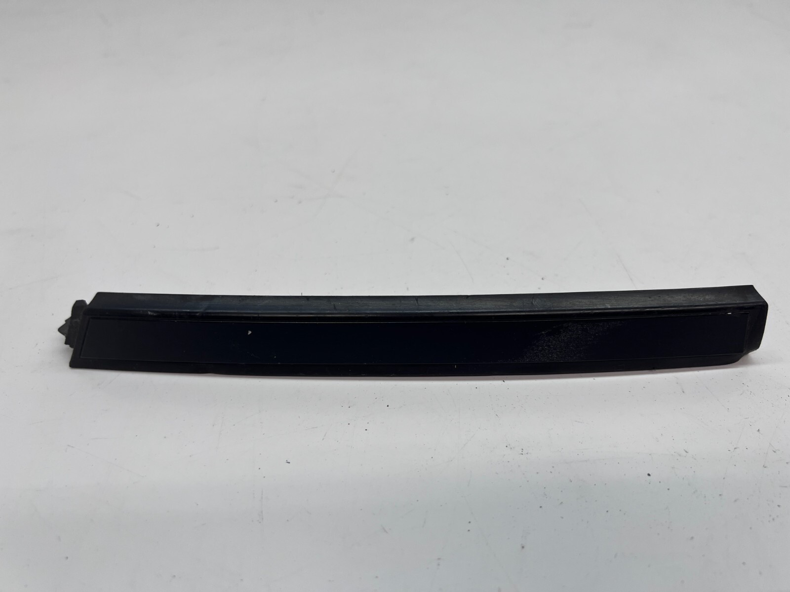 LAMBORGHINI HURACAN EVO PASSENGER RIGHT RH WINDOW GUIDE GASKET OEM 4T0837440