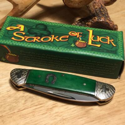 Rough Ryder Stroke of Luck Smooth Green Bone Canoe 3 5/8'' Pocket Knife RR1062