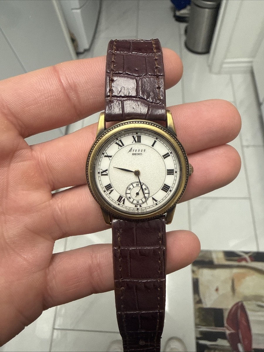 Vintage 1989 Seiko Avenue 2K23-6090 Small Second Roman Quartz Mens
