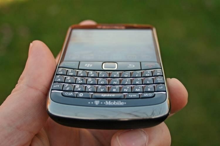 BlackBerry Bold 9700 3G Unlocked QWERTY Keyboard Smartphone