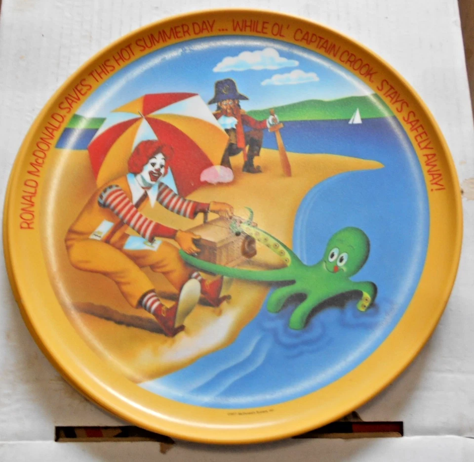 VINTAGE 2 X RONALD McDONALDS COLLECTORS McDONALDS MELAMINE PLATES 1977 LOT B - Image 4 of 4