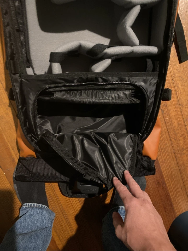 Mochila WANDRD PRVKE 31L con cubo de cámara mediano inserción naranja Sedona Foto 3 de 4