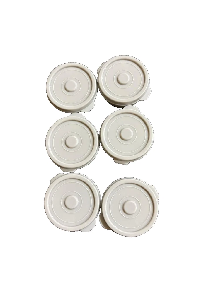 Mini contenedores redondos de almacenamiento de alimentos de plástico - sin BPA con tapas seguras Foto 4 de 4