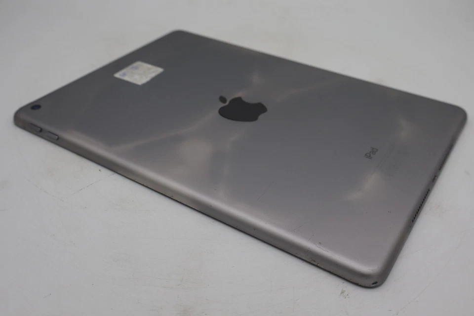 Apple iPad 5 2017 32GB Space Gray 9,7 Zoll Wi-Fi Stark Gebraucht #5336 - Bild 3 von 4