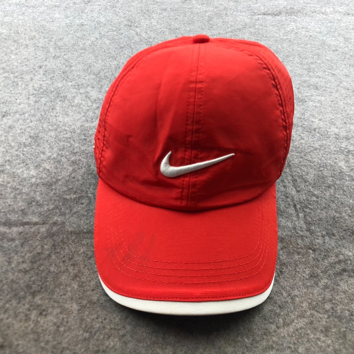 NIKE RFロゴ CAP グラデーションキャップ レッド 新品・タグ付き 赤 Amazon.com: Nike Team Featherlight Solid Red Cap : Clothing