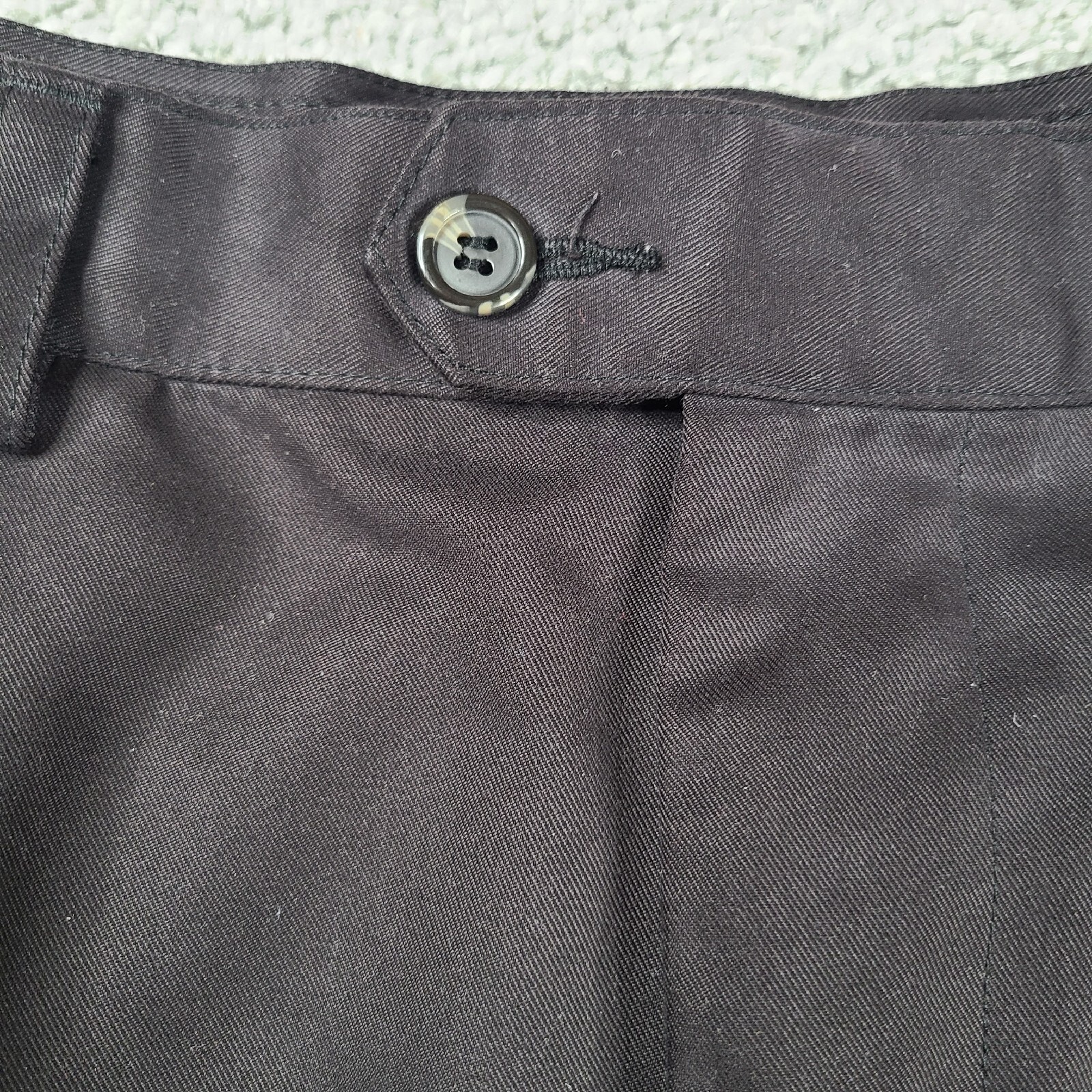 IZOD XFG Golf Shorts Men's Size 36 Black Twill Polyester Pleated Front thumbnail 2