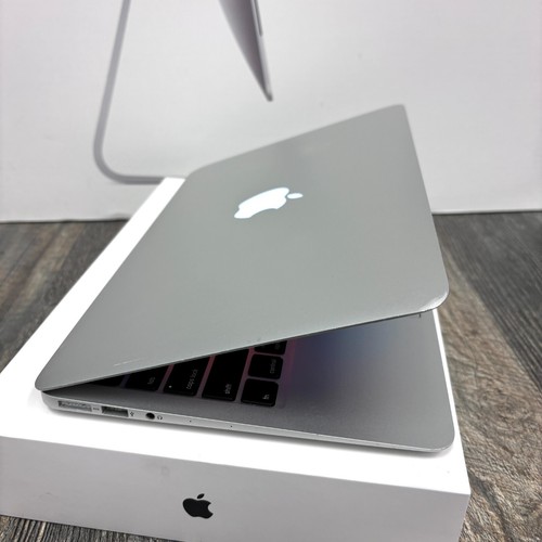 Apple MacBook Air Laptop - 1 YEAR WARRANTY - FREE SHIPPING - FACETIME - WIFI - Afbeelding 5 van 16