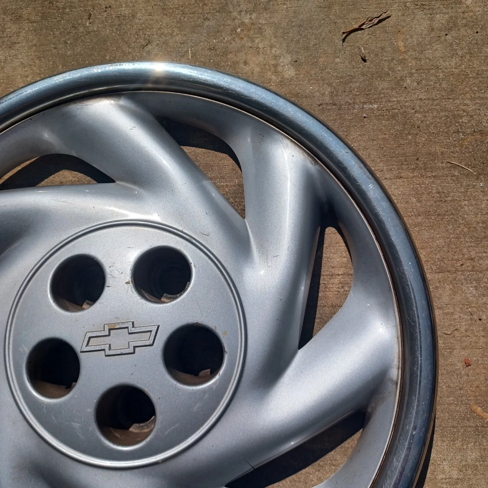 Tapacubos Chevrolet Beretta Cavalier 1994 1999, se adapta a rueda de 15", 9592866, 3220 01 Foto 3 de 4