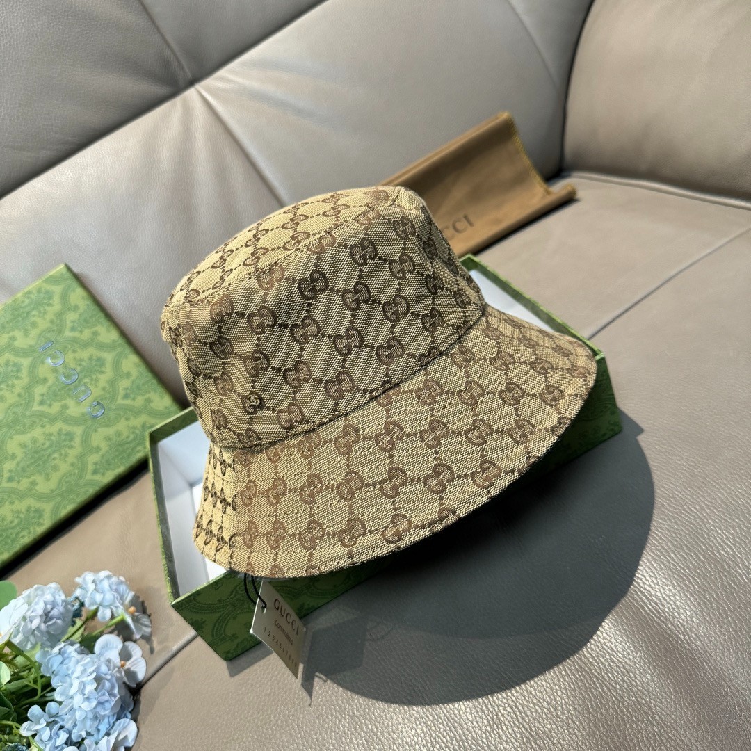 Gucci Classic GG Logo Bucket Hat