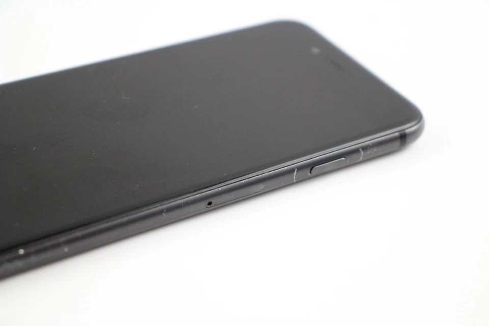 Apple iPhone 8 (Unlocked) A1905 64GB Space Grey Grade C Boxed - Image 4 of 4