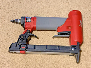 SENCO SFT10XP Staple Gun 3/8  22GA ,Air Powered