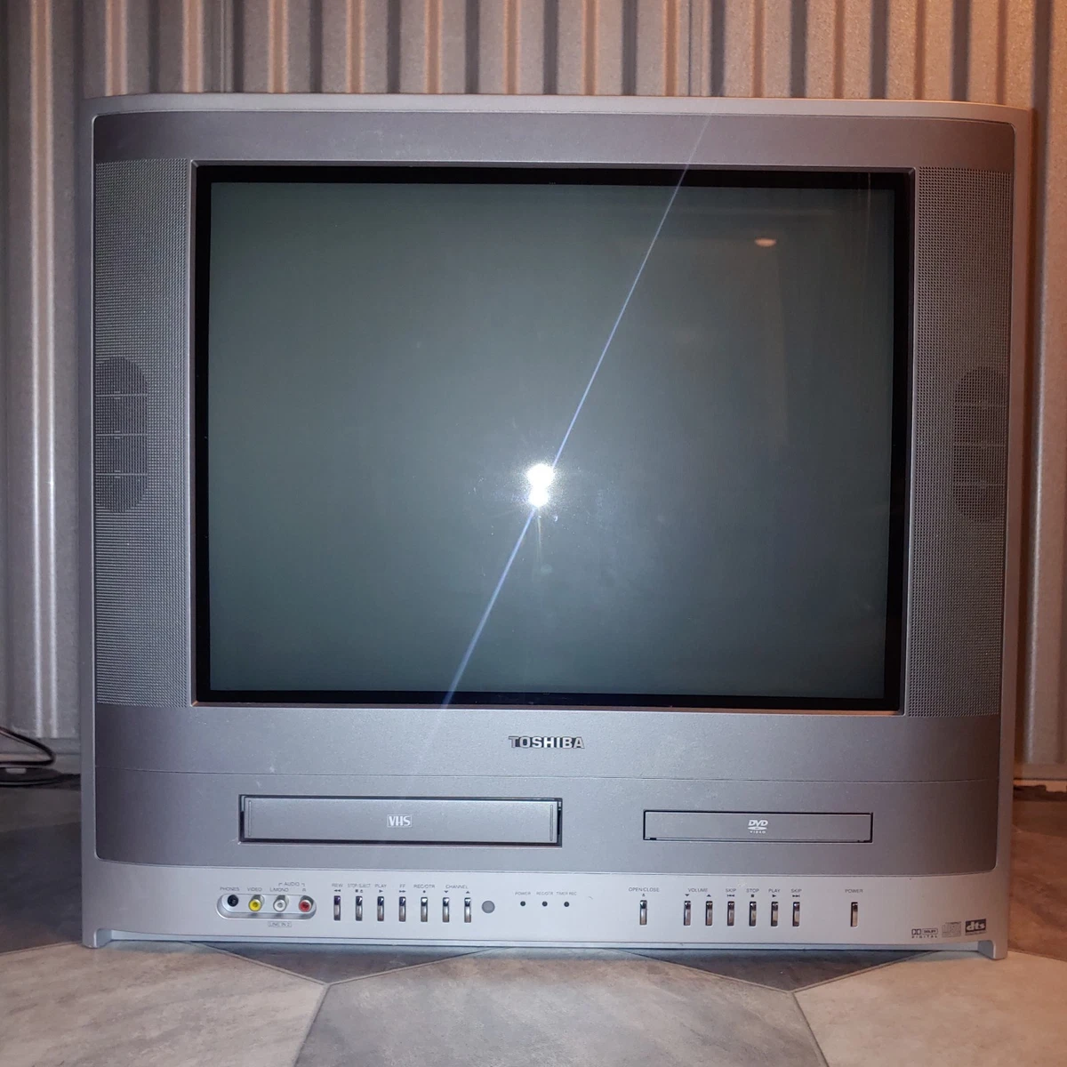 Toshiba CRT TVs without Smart TV Features 20-29 in Screen for Sale