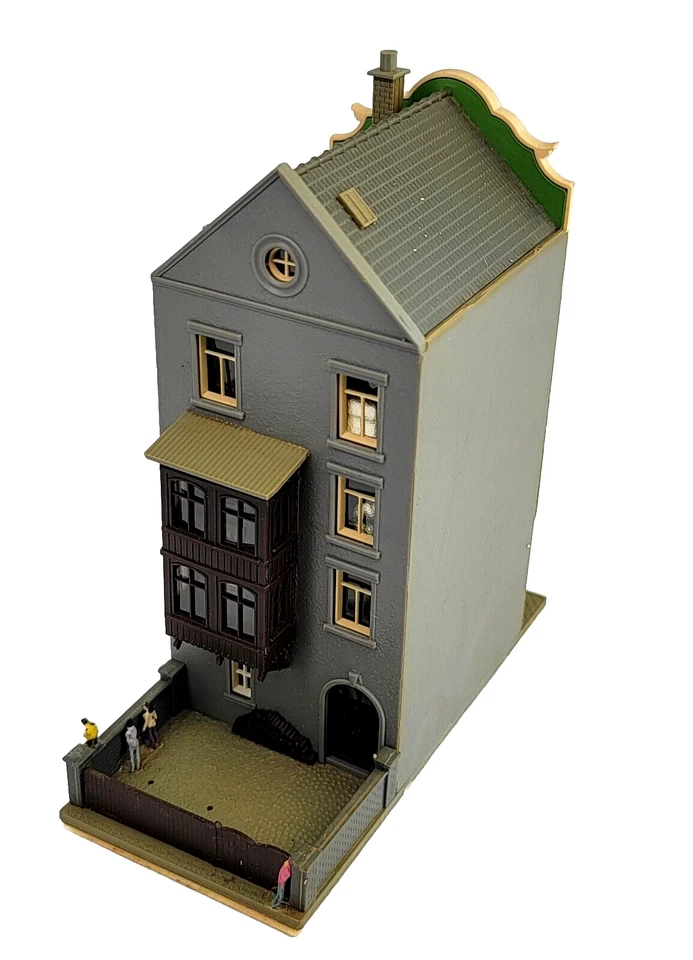 Vintage Model Power N Scale Built-up "Podiatrist" Lighted Model #2578 Built - Image 3 of 4