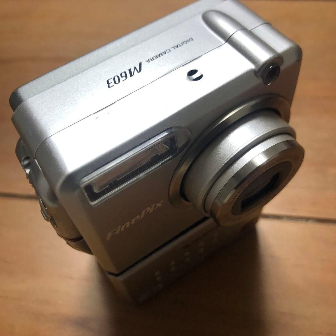 Fujifilm FinePix M603 Compact Digital Camera 3x Optical Zoom 2000s
