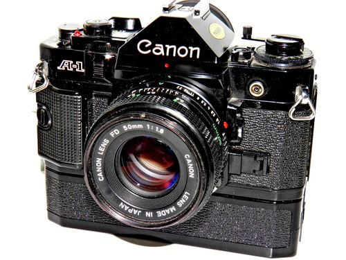 CANON A1 MIT OBJEKTIV 1,8/50 mm MIT MOTORWINDER ALLES TOP ZUSTAND