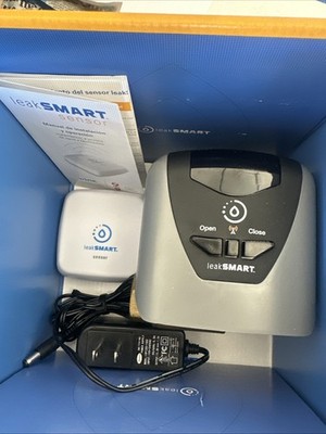 leakSMART  Wink Automatic Water Shut-Off Valve & Leak Sensor (Unused, Open Box)