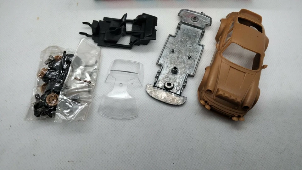 SOLIDO N°68 PORSCHE 934 TURBO  KIT DA MONTARE SCALA 1:43 - Immagine 3 di 3