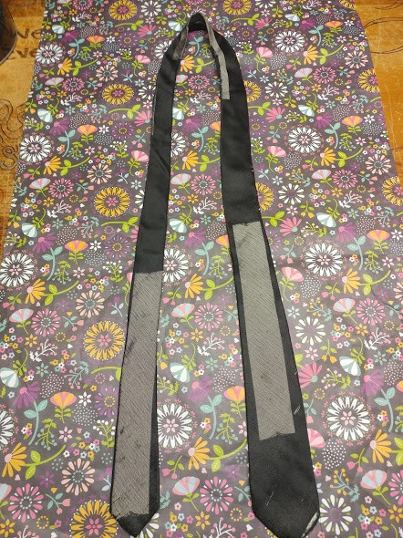 VINTAGE TIE DARWIN "FOR MEN WHO WANT PERFECTION" SILK BLACK & SILVER COLOR BLOCK - Image 3 of 4