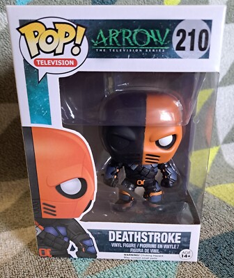Death Stroke Pop 210 - The Arrow Funko Pop! 2015 - Vaulted + Protector
