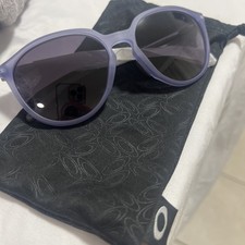 Occhiali da sole Oakley Sielo OO9288-0657 opachi trans lilla con prizm grigio sfumato