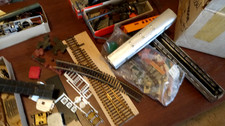 HO Train LOT PARTS track wheels cars Athearn Streamliner