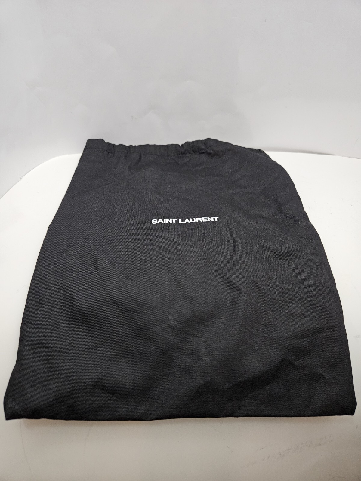 Saint Laurent Sacchetto antipolvere foderato in tessuto nero 10x13 5 con coulisse di design (0376)