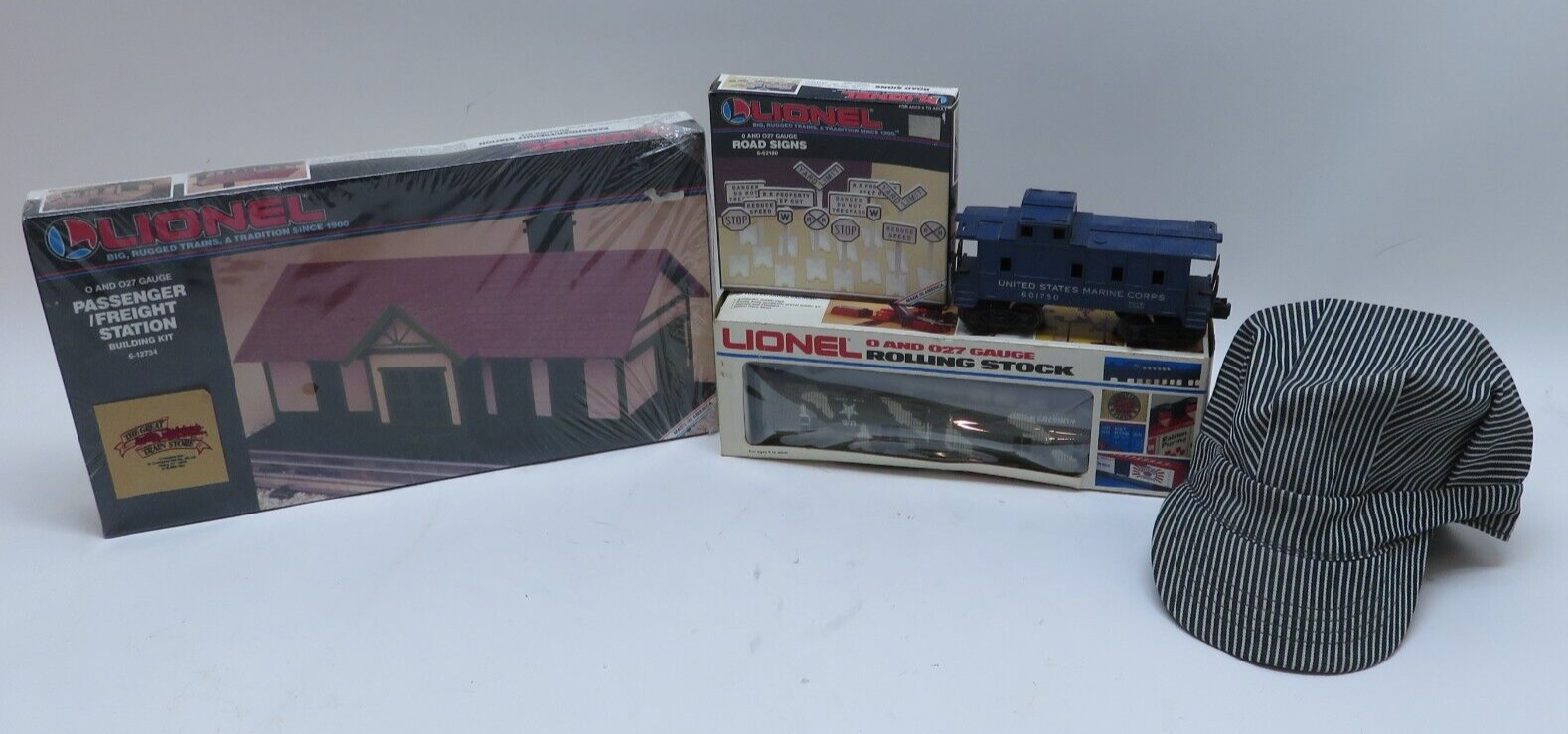 Vintage LIONEL Train buildings , O gauge cars, etc new in the boxes! eBay