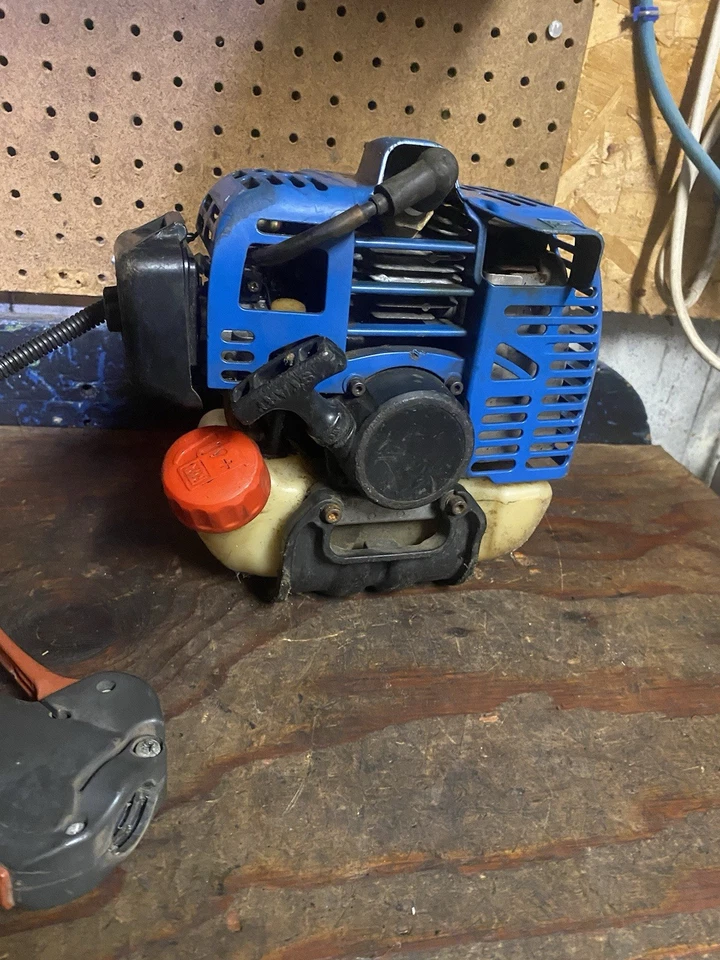 Rare Shindaiwa T231 String Trimmer Runs & Idles See Description Free Shipping - Image 4 of 4