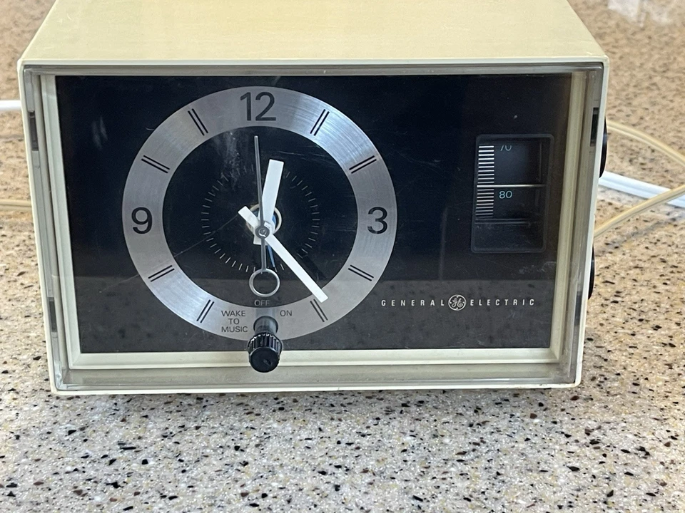 Radio Reloj General Electric C1400A AM Beige Años 70 DE COLECCIÓN + Manual de Usuario, ¡FUNCIONA! Foto 2 de 4
