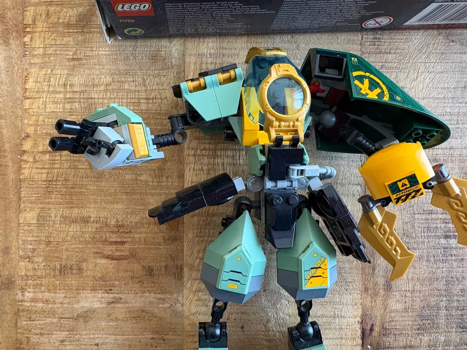 LEGO Ninjago 71750 Lloyd's Hydro Mech, photo 3 sur 5