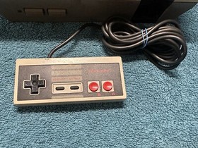 Nintendo NES System Mario Games 2 Controllers Zapper Cords Tested