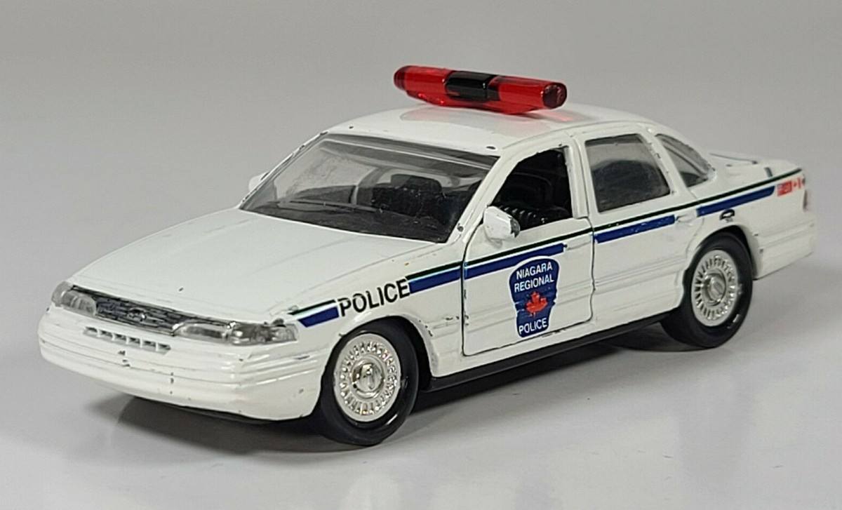 Road Champs Niagara Ontario Police Canada Ford Crown Victoria 1:43
