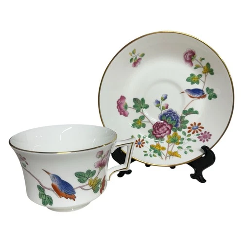 Wedgwood Cuckoo Footed Tea Cup and Saucer Set Williamsburg England Bone China