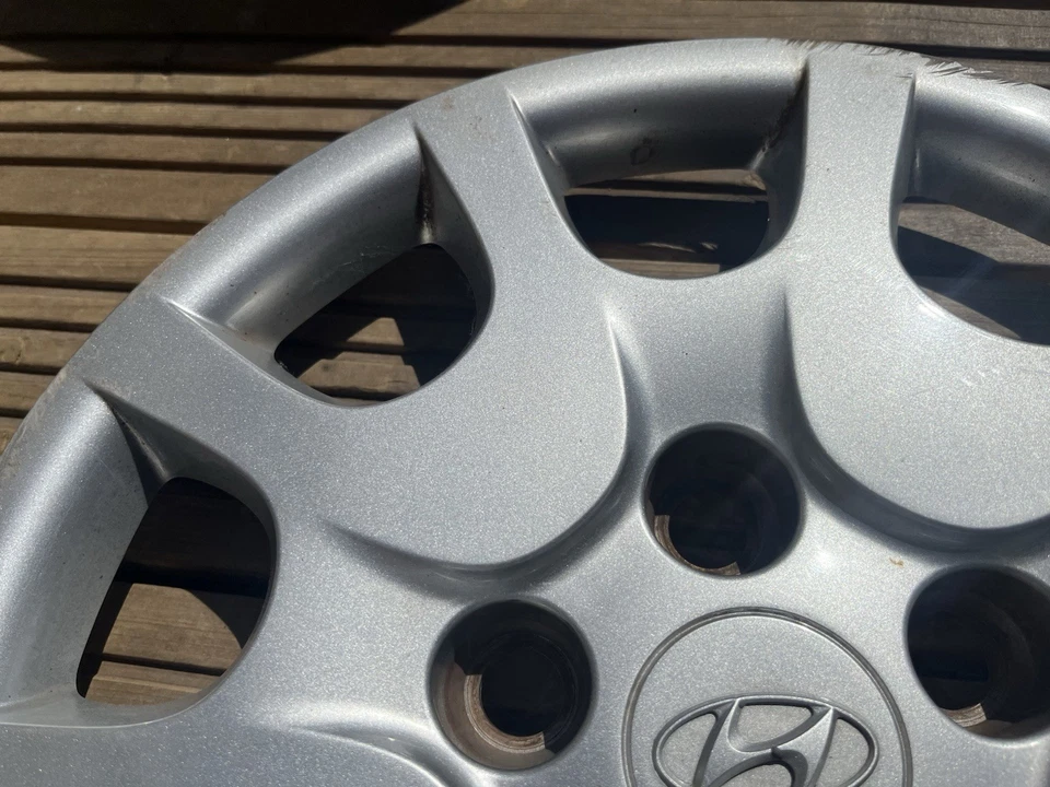 x1 Genuine Hyundai I30 15” Wheel Trim Hub Cap Single - Image 3 of 4
