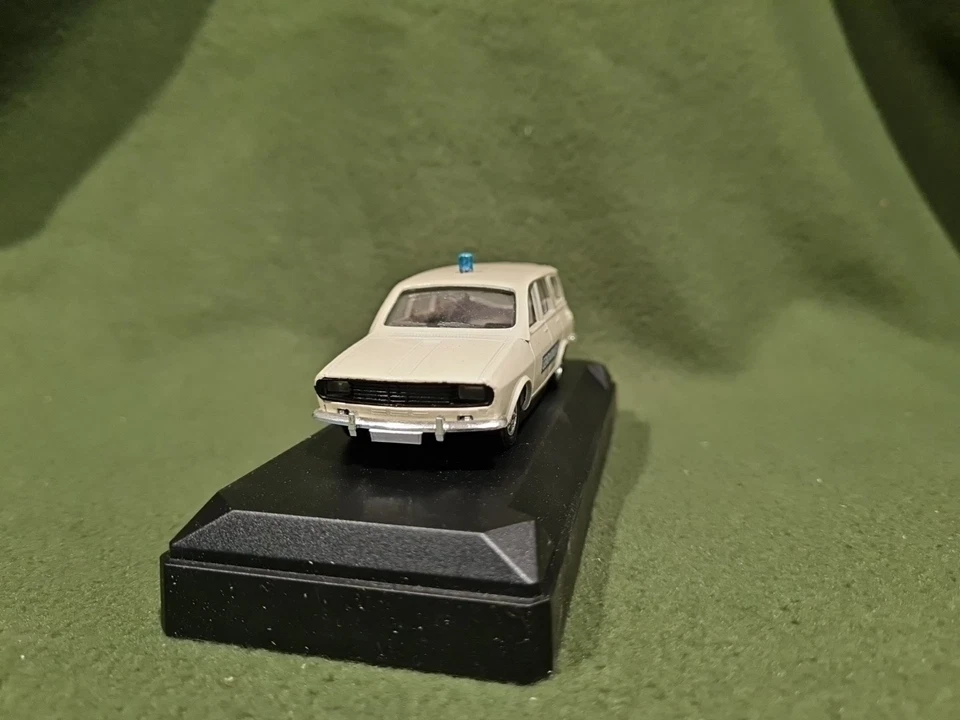 VEREM V 281 RENAULT R12 BREAK GENDARMERIE FRANCIA FRANCE 1:43 - Immagine 4 di 4