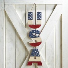 PIER1 PATRIOTIC RED WHITE AND BLUE WOODEN USA DOOR DECOR BNWT