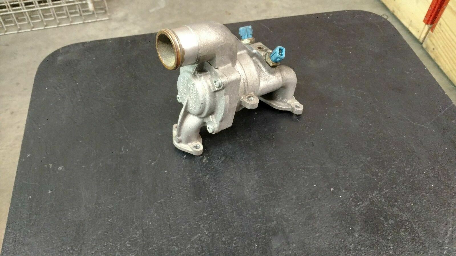 LAMBORGHINI MURCIELAGO LP640 LP670 WATER THERMOSTAT HOUSING BODY OEM 07M121115B 