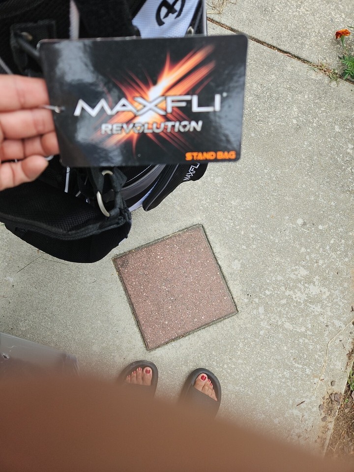 MAXFLI Stand/Carry Black Golf Bag With 9way Dividers Dual Strap 10 Zip