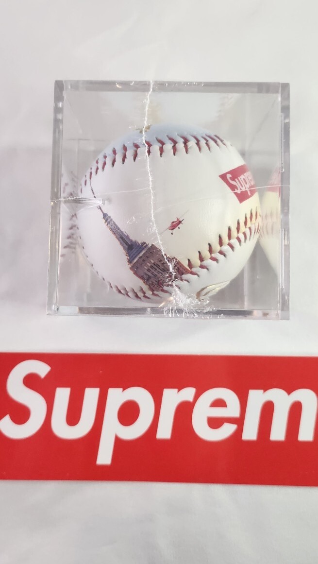 Supreme x Rawlings Aerial Baseball W/Case | FW23 MLB Collab Supreme x Rawlings Aerial Baseball W/Case | FW23 MLB Collab