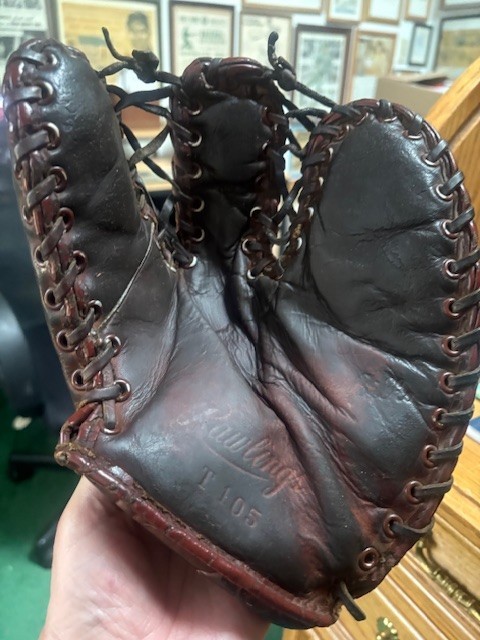 1950's Vintage Rawlings T105 T 105 "Claw" Trapper Steve Bilko Model Glove Mitt