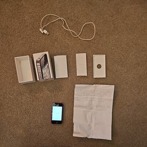 Apple iPhone 4s 16GB Smartphone - Schwarz (gesperrt für irischen Anbieter Eir Mobile)