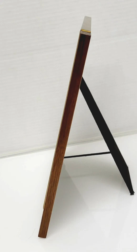 Antiguo marco de fotos vintage de madera y 1/2 metal con respaldo de terciopelo de 10,5" x 8,5" Foto 4 de 4