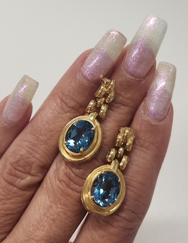 Vintage 1980's 14k Yellow Gold Blue Topaz Dangling Drop Earrings