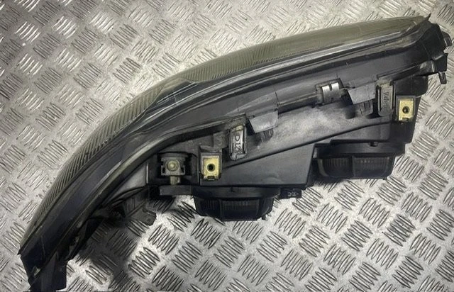 VOLVO V70 II SW Scheinwerfer vorne rechts 8662919 2.40 Diesel 120kw 29842241 - Bild 4 von 4