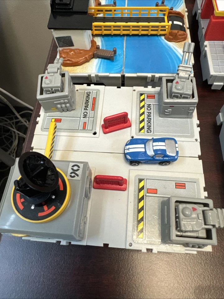 Vintage Galoob Micro Machine Fold Up Travel City Playset Vehicles - 8 Sets -Read - Image 2 of 4