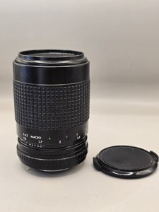 Pentacon Prakticar 70-210mm f/4-5.6 Zoom Lens . PB Mount