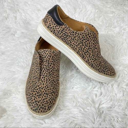 universal thread leopard sneakers
