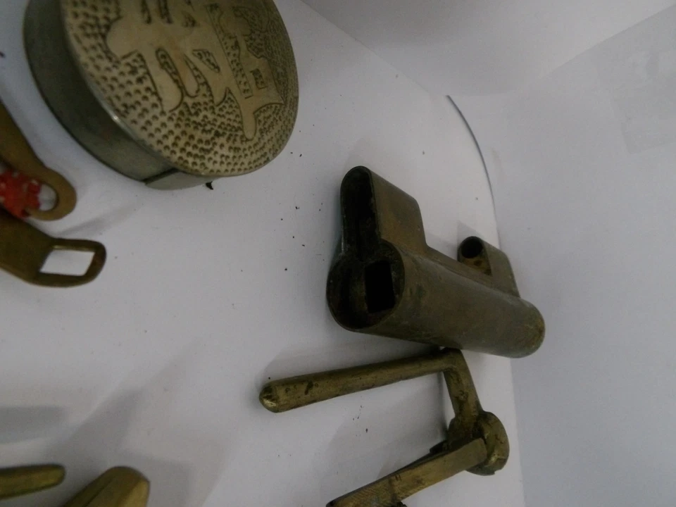Gran lote de cerraduras/candados antiguos coreanos y chinos para cofres/muebles Foto 3 de 4